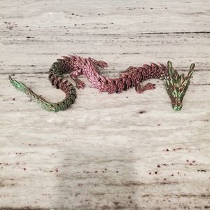 Viral fidget dragon , great holiday toy